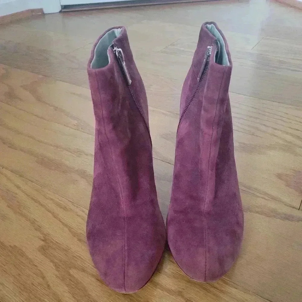 EUC Calvin Klein Suede Ankle Booties